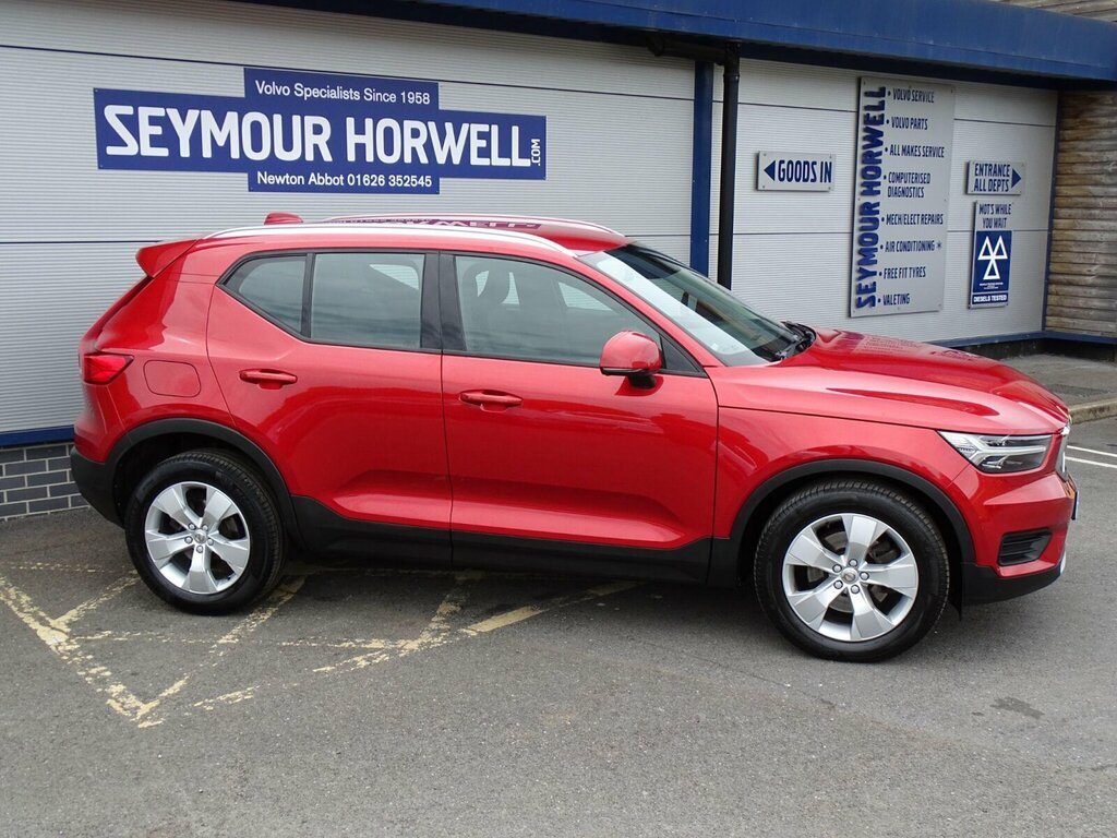 Volvo XC40 2.0 T4 Momentum Awd Euro 6 Ss WH68PXK Red #4