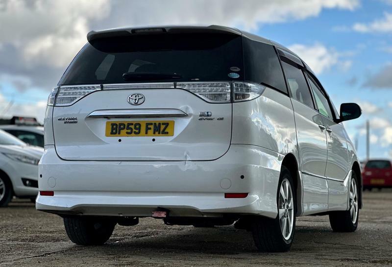 Toyota Estima 2.4 5dr Silver #18