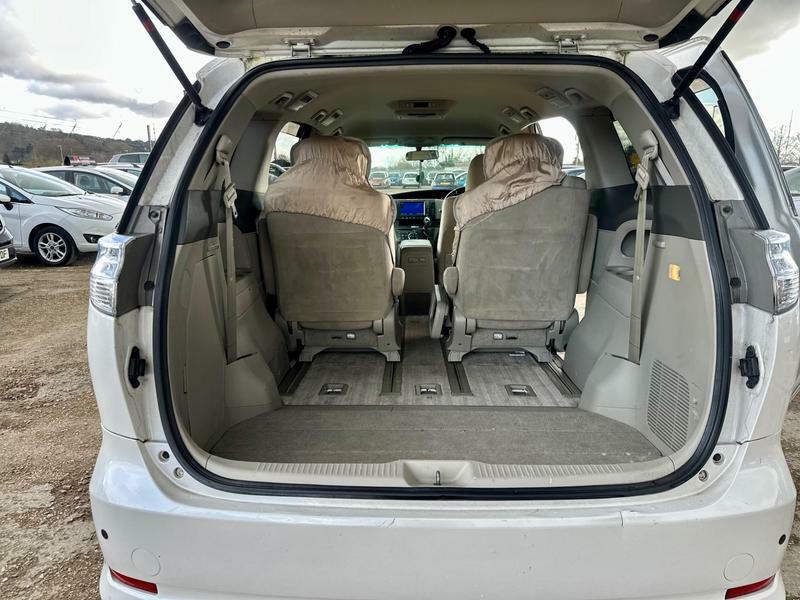 Toyota Estima 2.4 5dr Silver #31