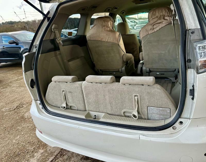 Toyota Estima 2.4 5dr Silver #34