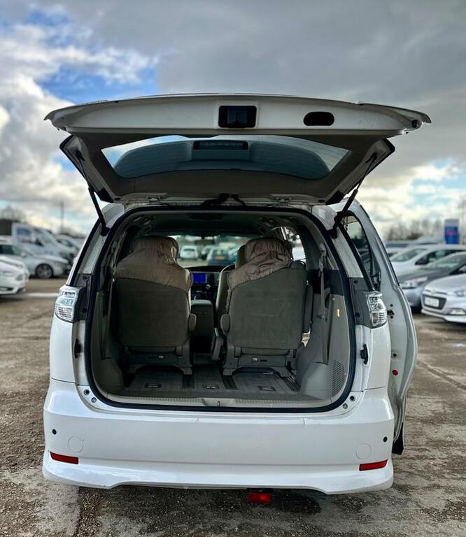 Toyota Estima 2.4 5dr Silver #28