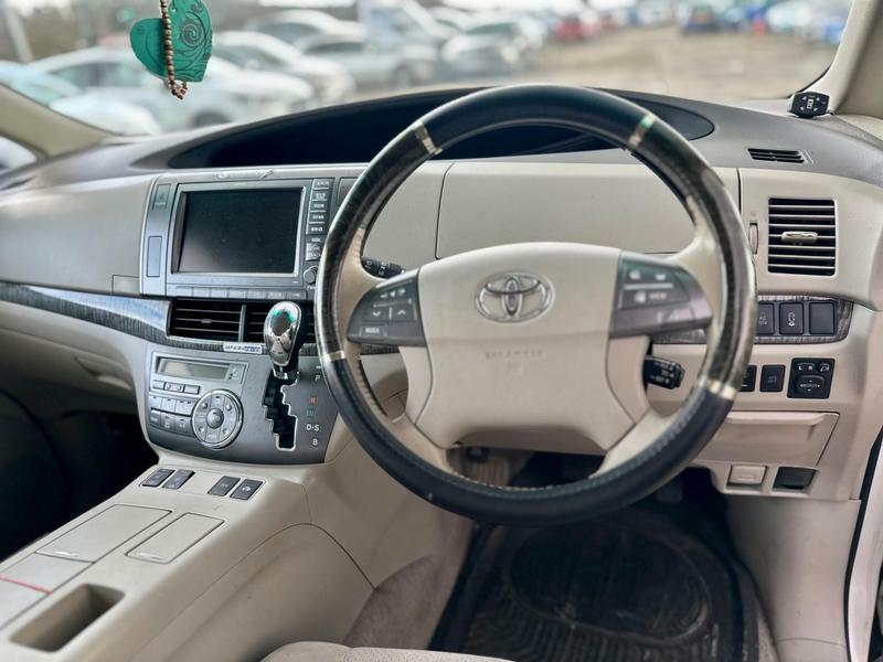 Toyota Estima 2.4 5dr Silver #19
