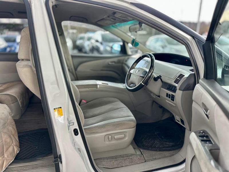 Toyota Estima 2.4 5dr Silver #20