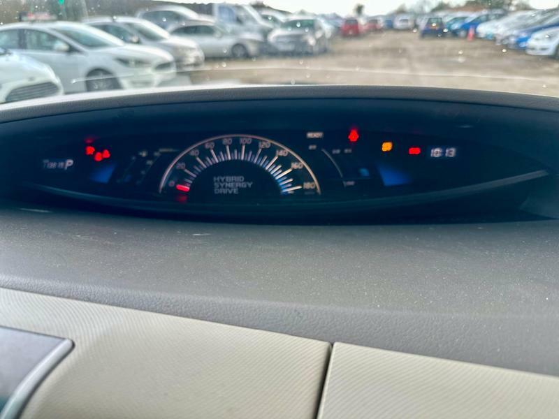 Toyota Estima 2.4 5dr Silver #24