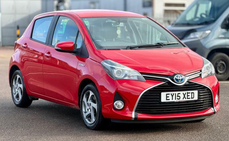 Toyota Yaris 1.5 Vvt-h Icon E-cvt Euro 6 Red