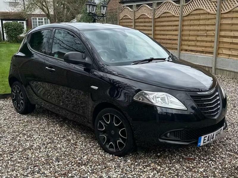 Chrysler Ypsilon 1.2 S-series Euro 5 Ss Black