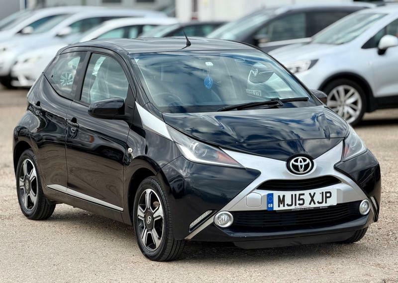 Toyota Aygo 1.0 Vvt-i X-clusiv Euro 5 Euro 5 MJ15XJP Black #2