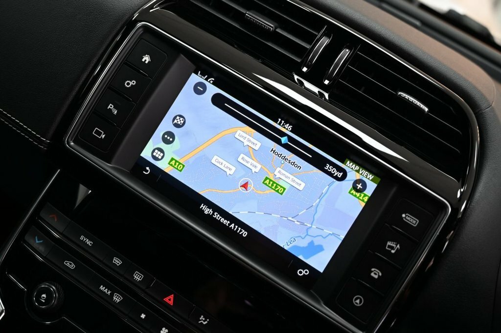 Jaguar XE 2L R-sport NL17ZRR Black #4