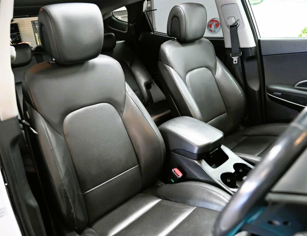 Hyundai Santa Fe 2.2L Premium Se White #4