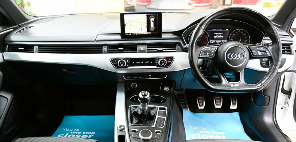 Audi A4 Avant 2L S Line White #2