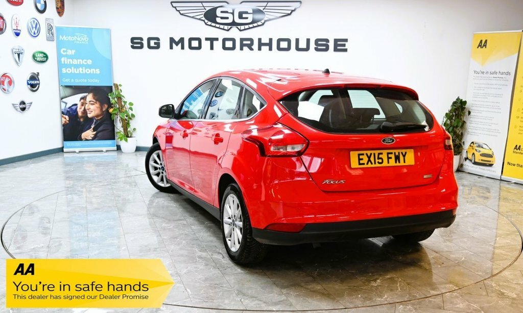 Ford Focus 1L Titanium EX15FWY Red #2
