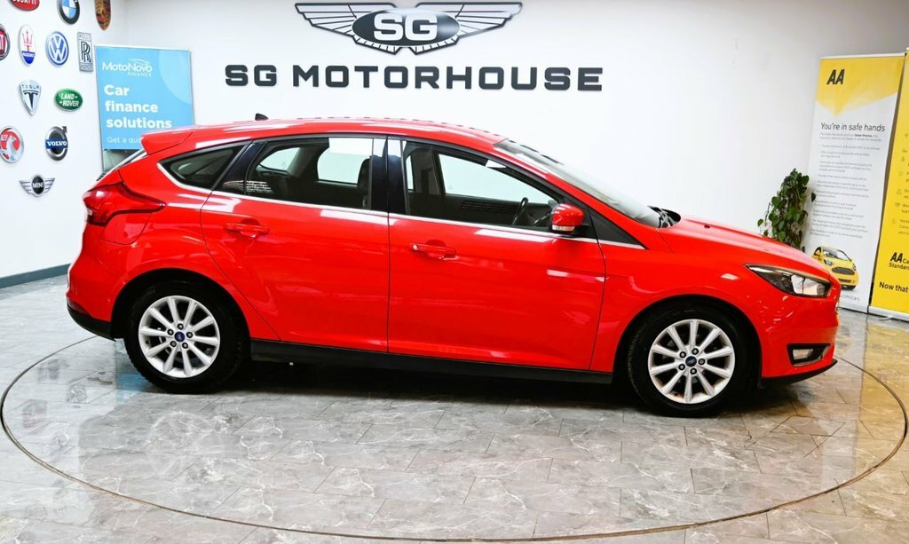 Ford Focus 1L Titanium EX15FWY Red #6
