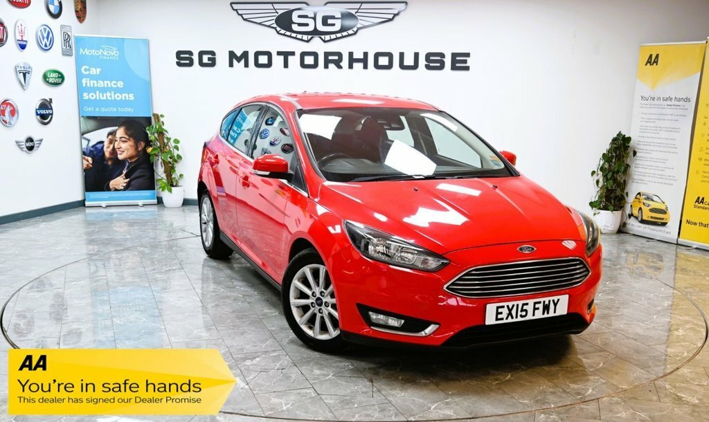 Ford Focus 1L Titanium Red