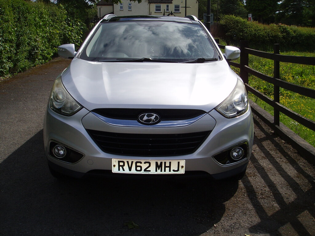 Hyundai Ix35 Premium Crdi RV62MHJ Silver #4