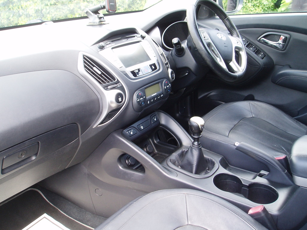 Hyundai Ix35 Premium Crdi RV62MHJ Silver #3