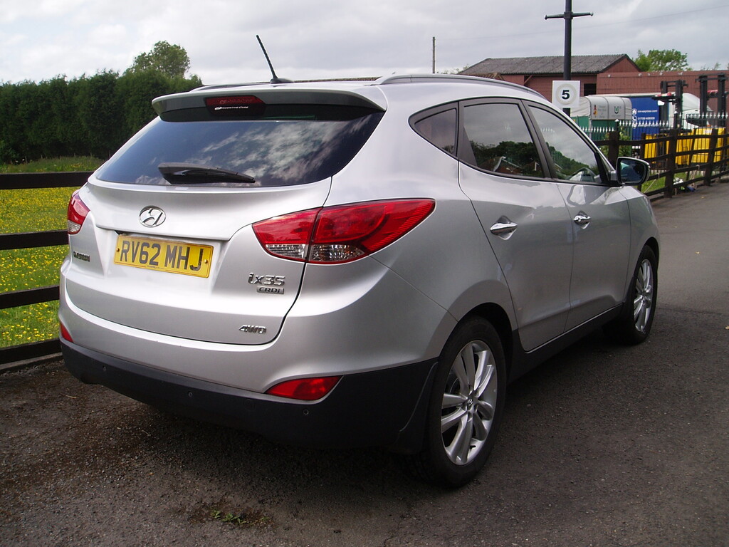 Hyundai Ix35 Premium Crdi RV62MHJ Silver #2