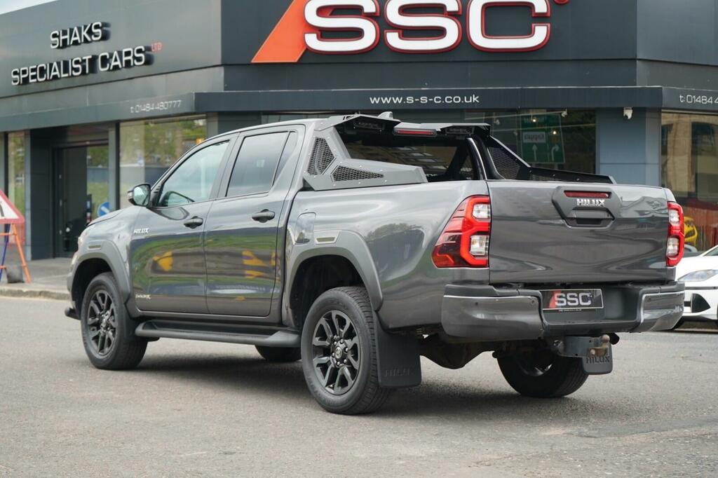 Toyota HILUX 2.8 D-4d Invincible X 4Wd Euro 6 Ss Grey #2