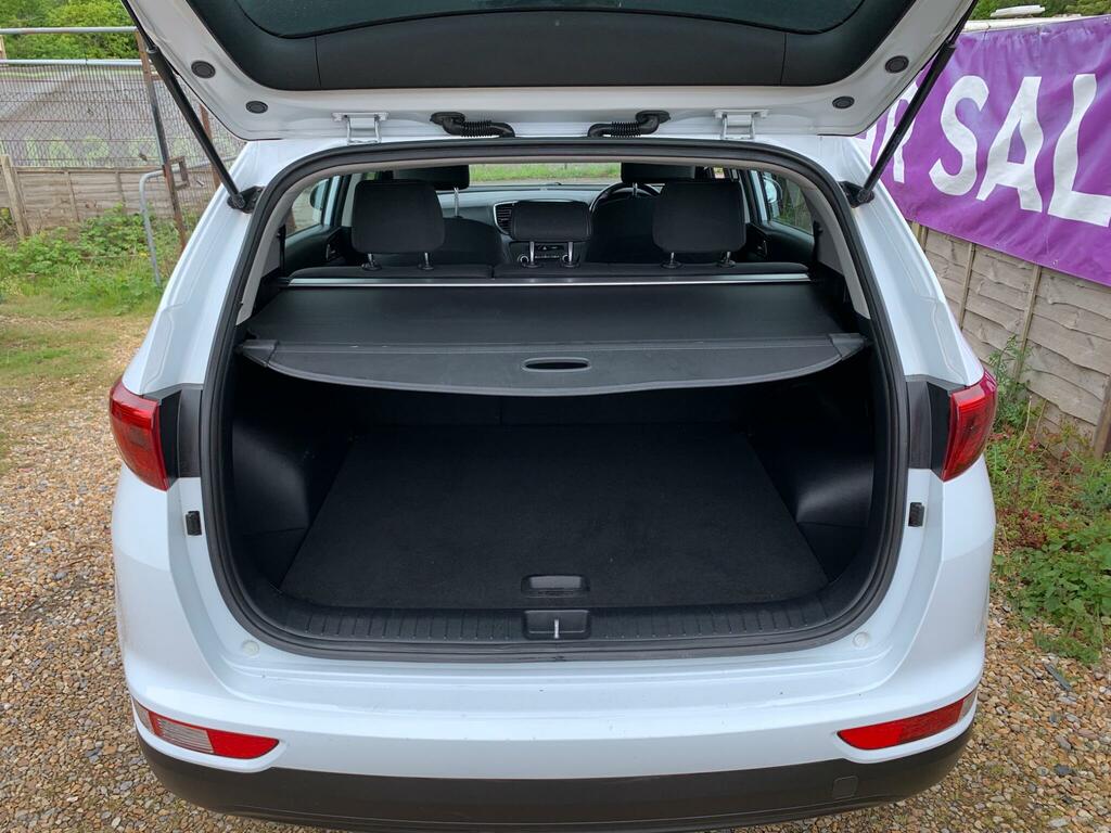 Kia Sportage 1.6 Gdi 1 Euro 6 Ss BD18ZFW White #4