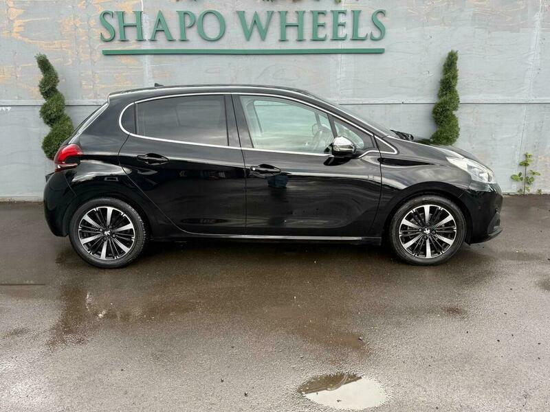 Peugeot 208 1.2 Puretech Tech Edition Euro 6 S S - 2019 LF19SVP Black #6