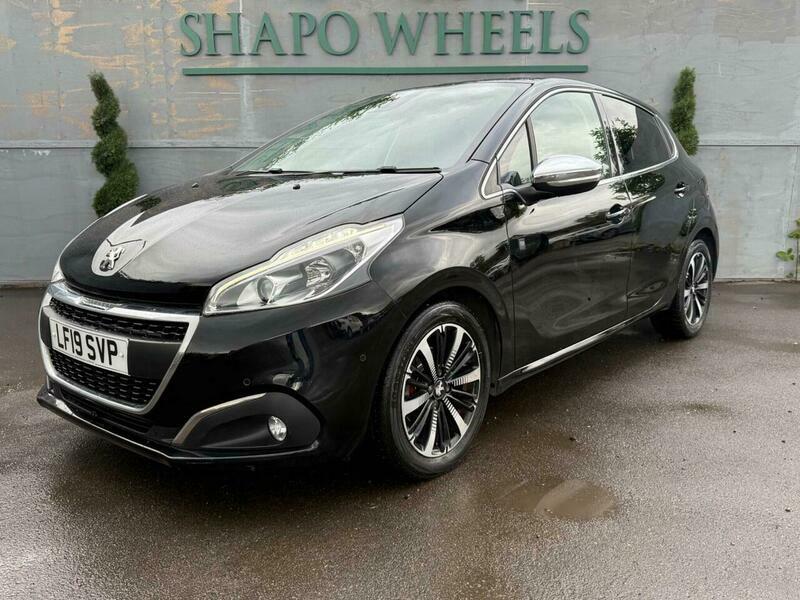 Peugeot 208 1.2 Puretech Tech Edition Euro 6 S S - 2019 LF19SVP Black #4