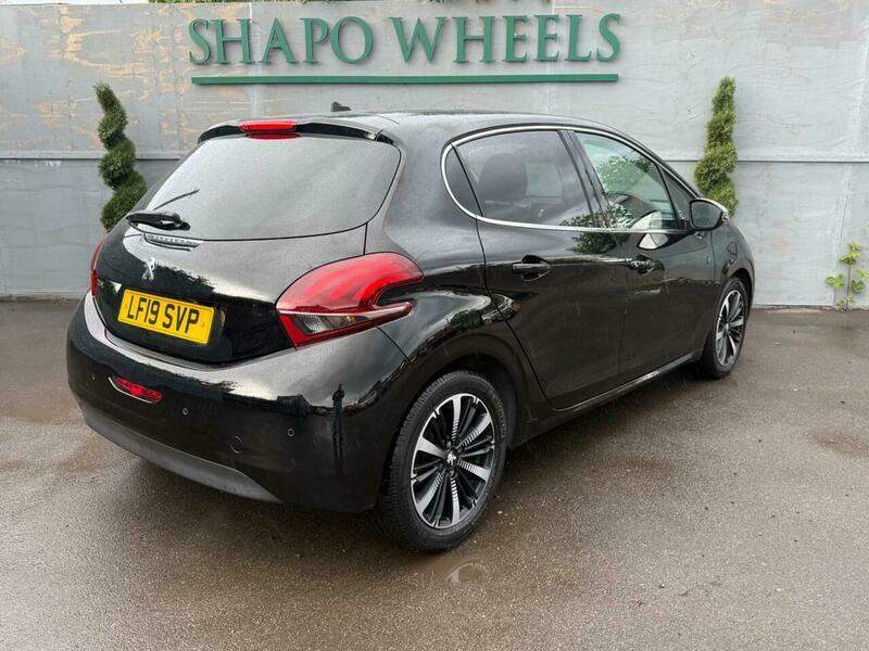Peugeot 208 1.2 Puretech Tech Edition Euro 6 S S - 2019 LF19SVP Black #5
