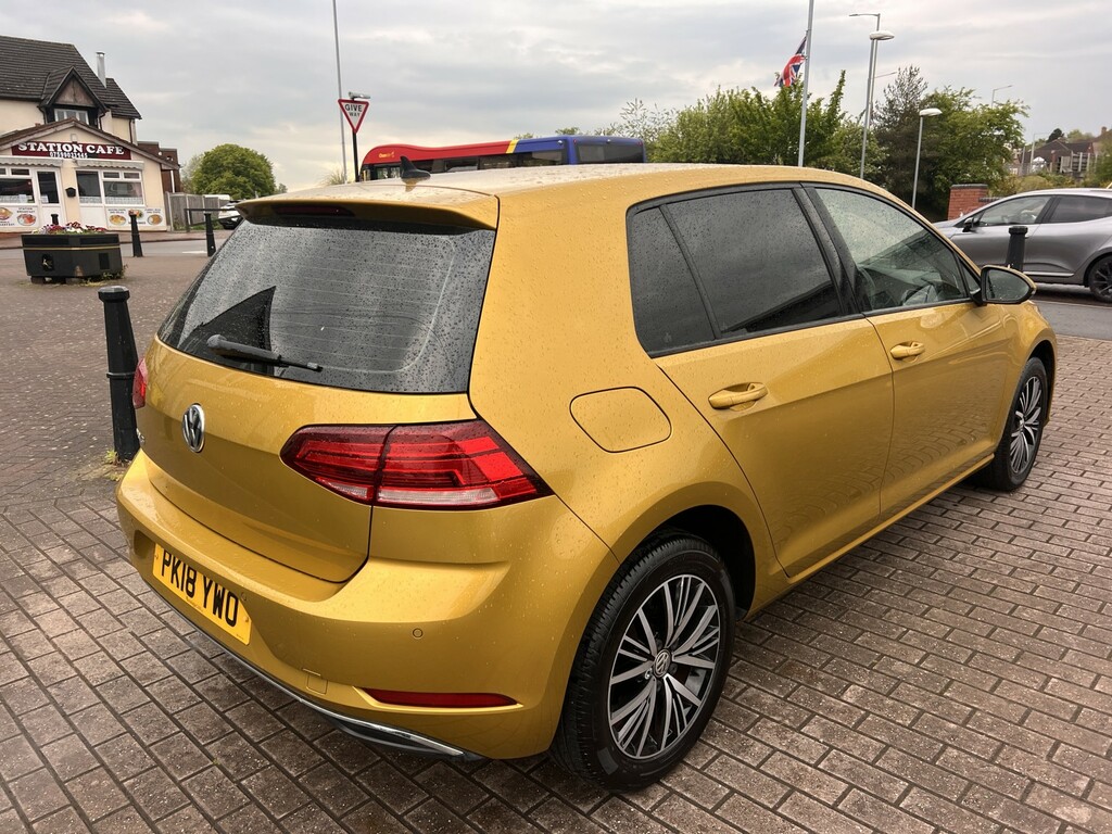 Volkswagen Golf Hatchback 1.0 Tsi Se 2018 PK18YWO Yellow #3