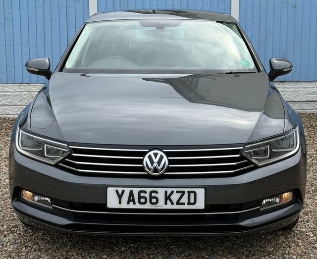 Volkswagen Passat 2016 2.0 Tdi Bluemotion Tech Se Business Saloon YA66KZD Grey #4