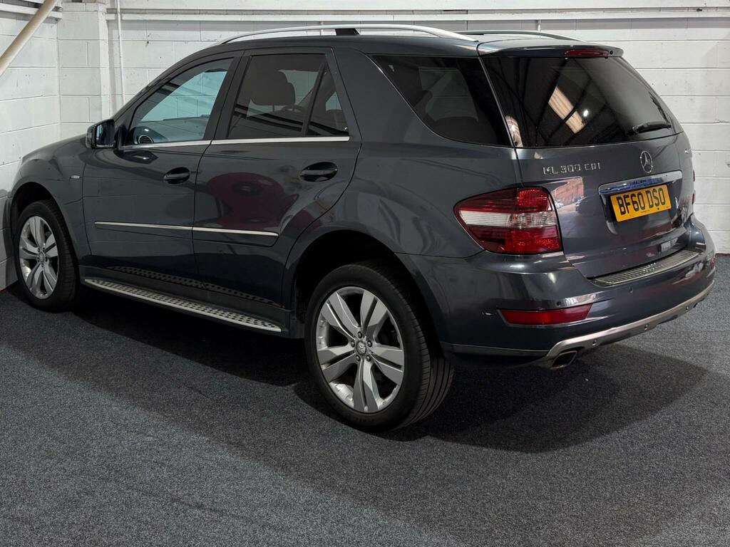 Mercedes-Benz M Class 3.0 Ml300 Cdi V6 Blueefficiency Sport Tiptronic 4W Grey #4