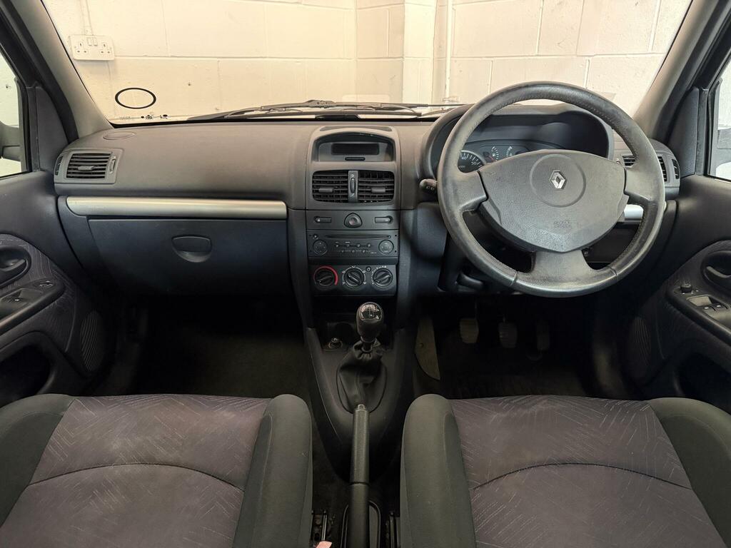 Renault Clio 1.2 16V Expression White #7