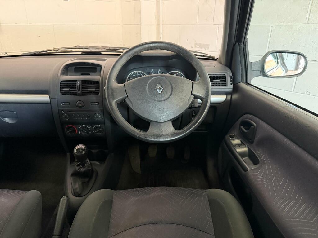 Renault Clio 1.2 16V Expression White #12