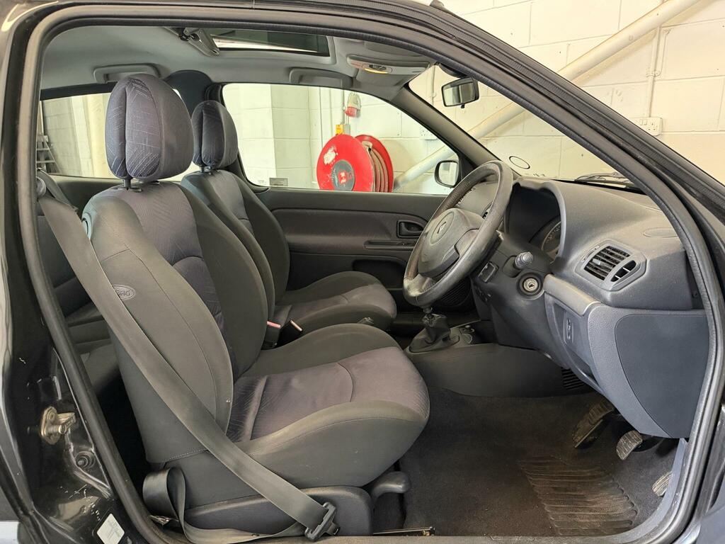 Renault Clio 1.2 16V Expression White #8