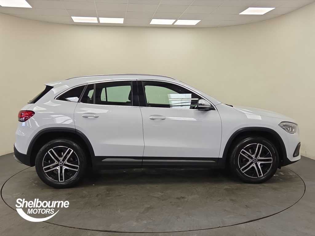 Mercedes-Benz GLA Class Gla 1.3 Gla200 Sport Suv 7G-dct PF70WGX White #3