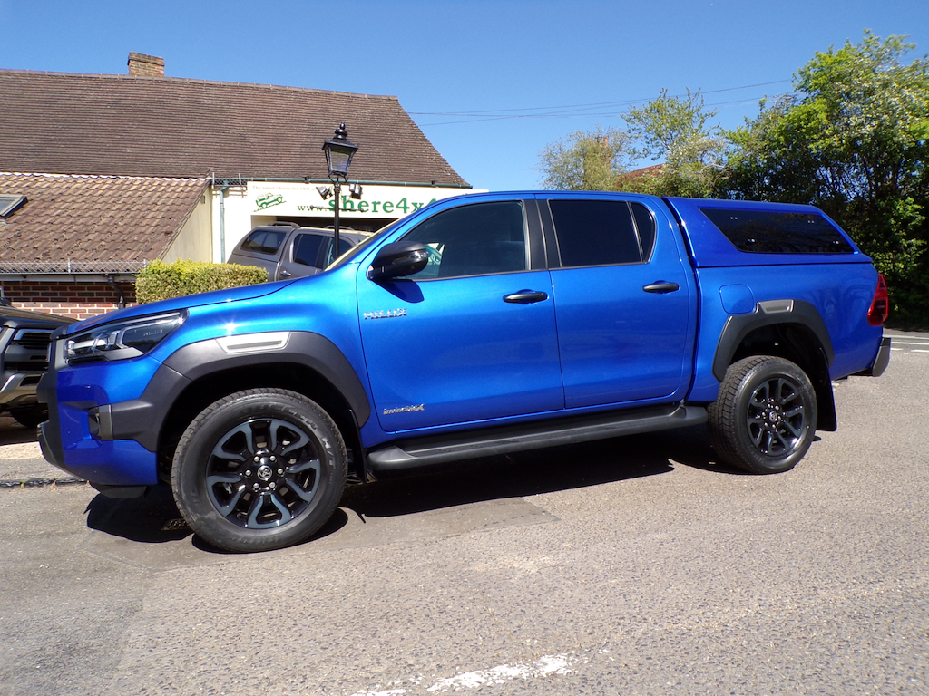 Toyota HILUX 2.8 D-4d Invincible X Pickup Double Cab FT73MXW Blue #2