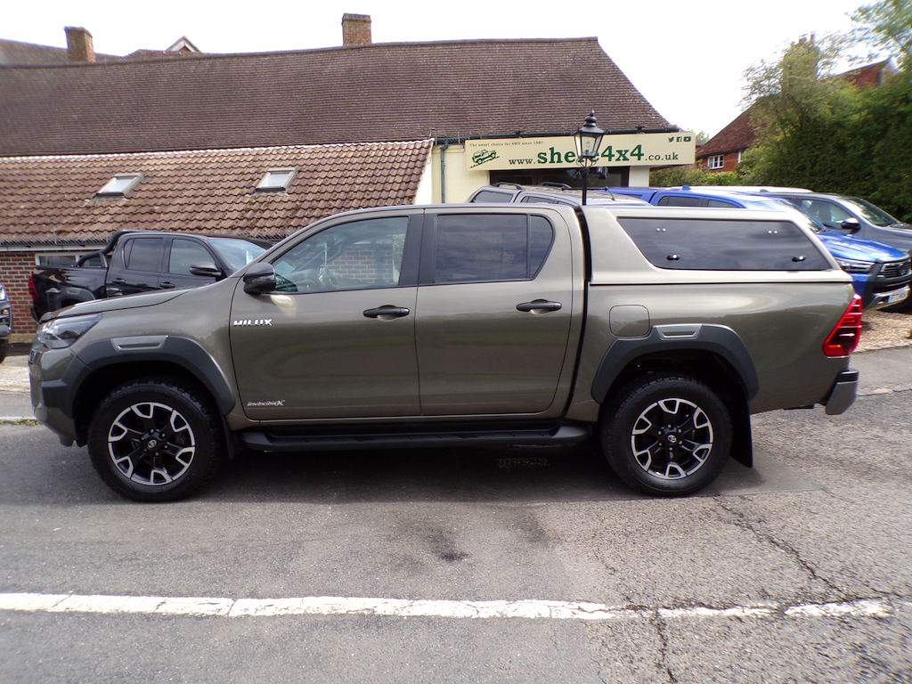 Toyota HILUX 2.8 D-4d Invincible X Pickup Double Cab WR23XBF Brown #6