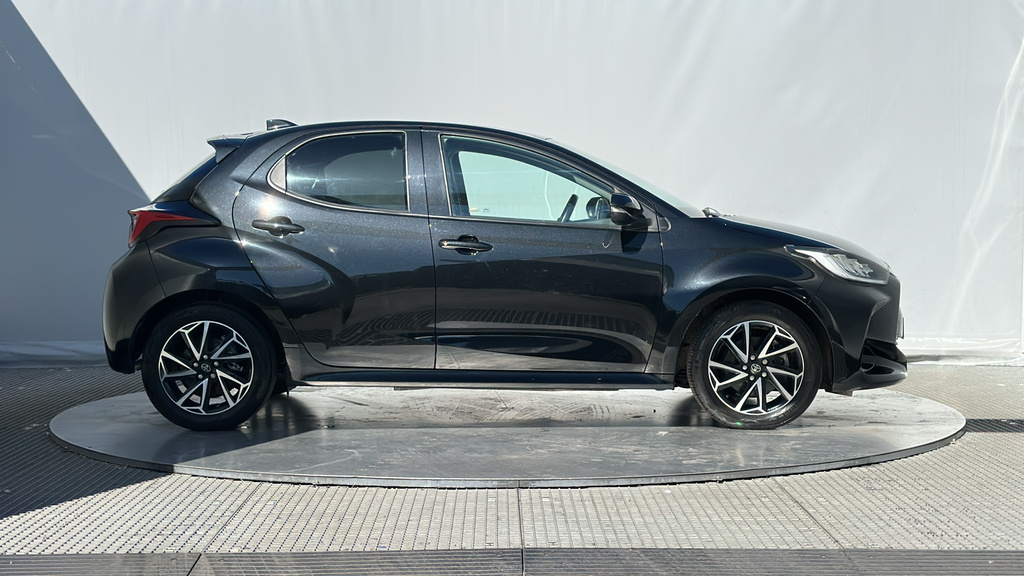 Toyota Yaris 1.5 Vvt-h Design Hatchback Hybrid E-cvt MJ72WXD Black #5