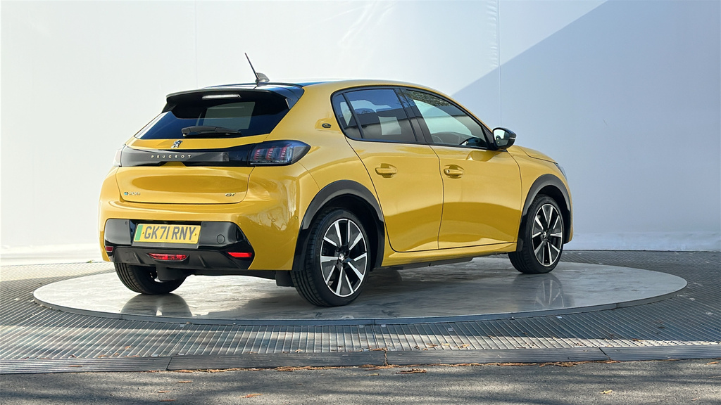 Peugeot e-208 50Kwh Gt Hatchback 136 Ps GK71RNY Yellow #6