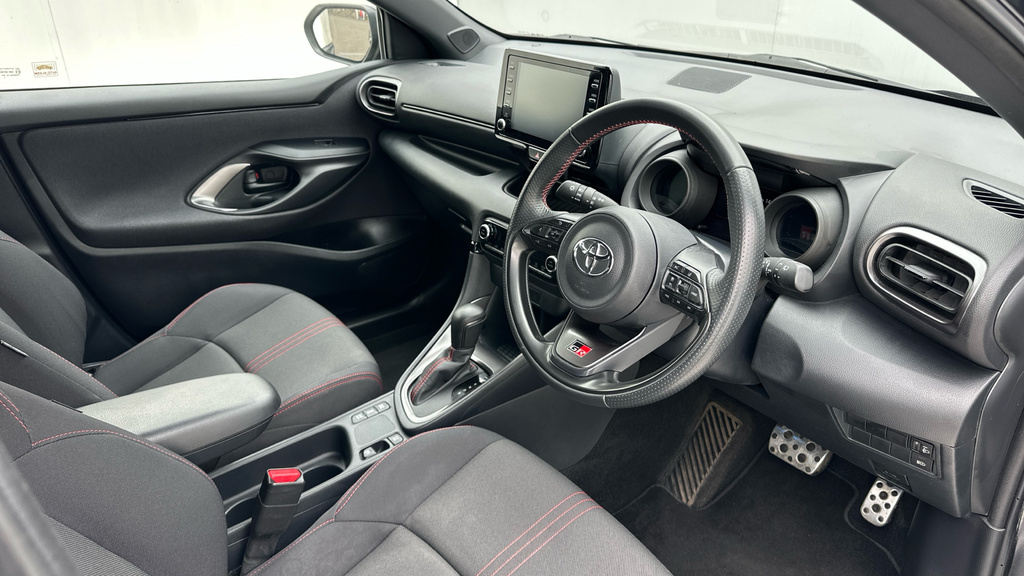 Toyota Yaris 1.5 Vvt-h Gr Sport Hatchback Hybrid E-c AV23ZZN Black #2