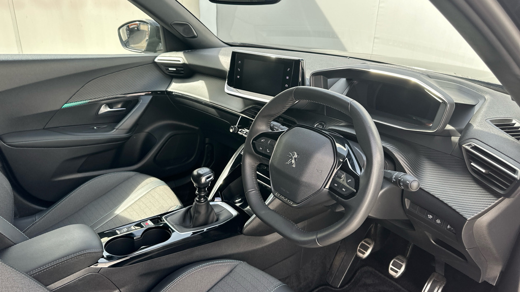 Peugeot 2008 1.2 Puretech Allure Premium Suv Manua NJ23VAF Black #2