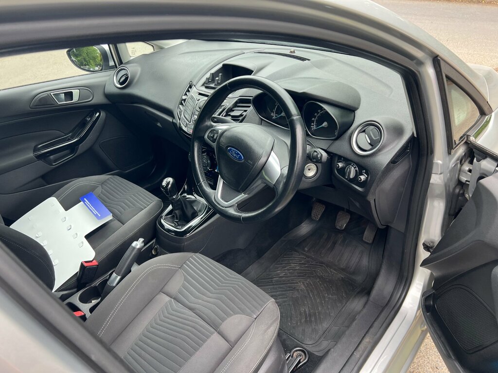 Ford Fiesta 1.25 Zetec Hatchback Euro 5 82 YP63JDZ Silver #5