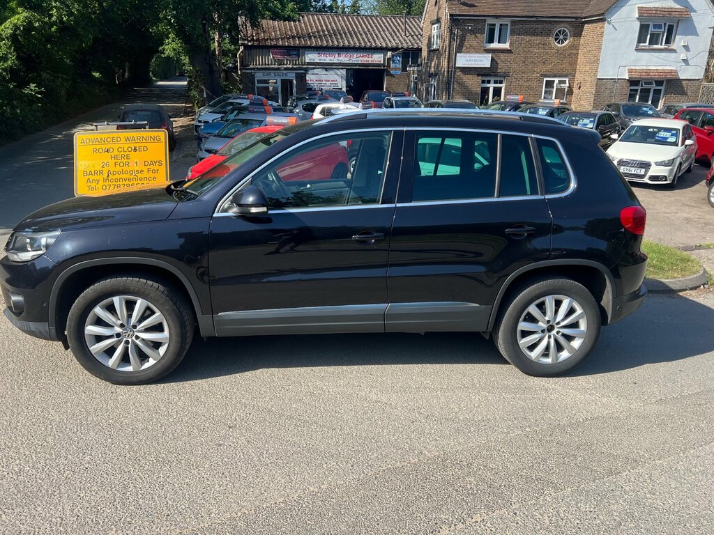 Volkswagen Tiguan 2.0 Tdi Bluemotion Tech Match Suv Dsg 4 GY65MJX Black #2