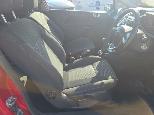 Ford Fiesta Zetec Hatchback AJ65NEY Red #6