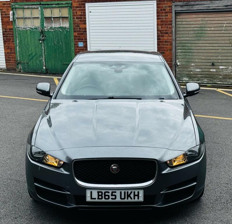 Jaguar XE 2.0D Prestige Euro 6 Ss LB65UKH Grey #4