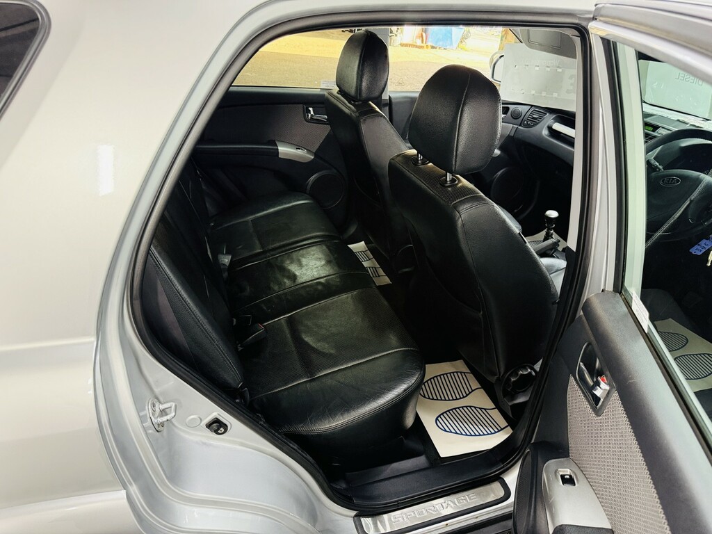 Kia Sportage Xe Black #15