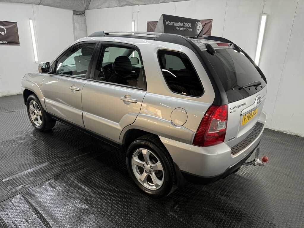 Kia Sportage Xe Black #4