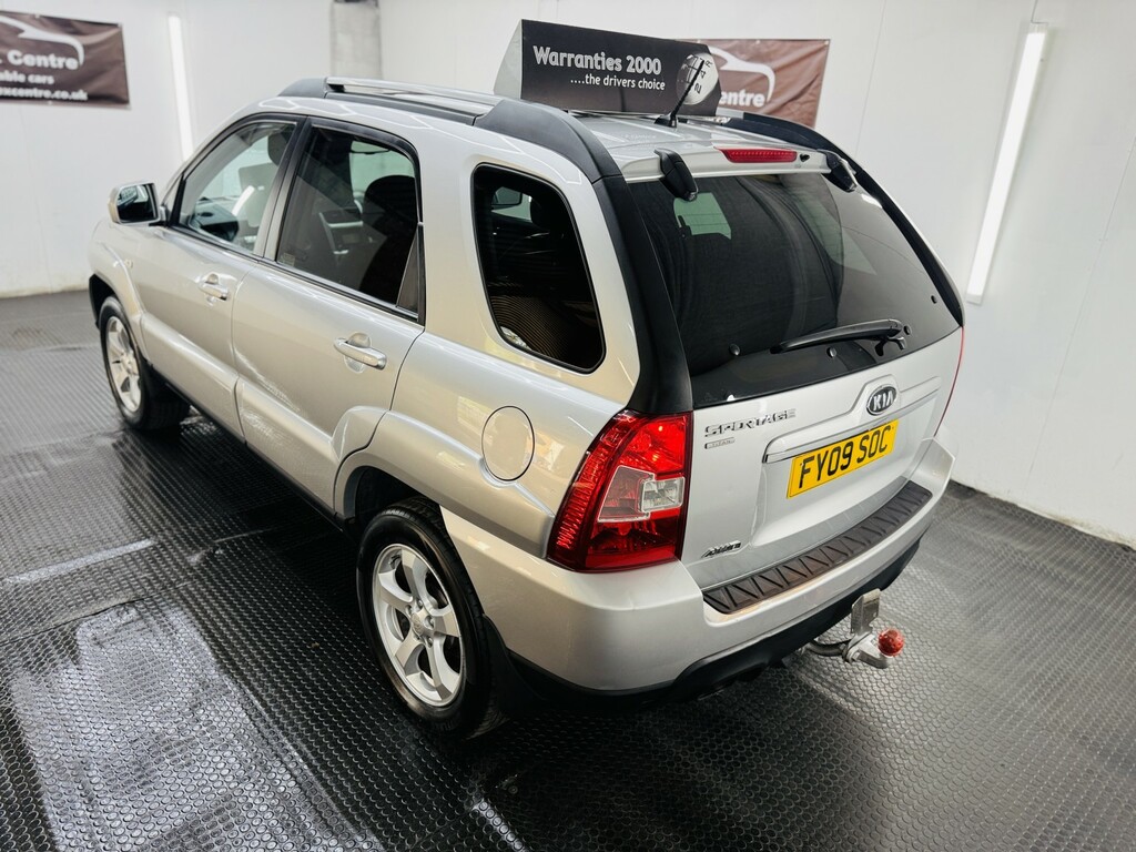 Kia Sportage Xe Black #5