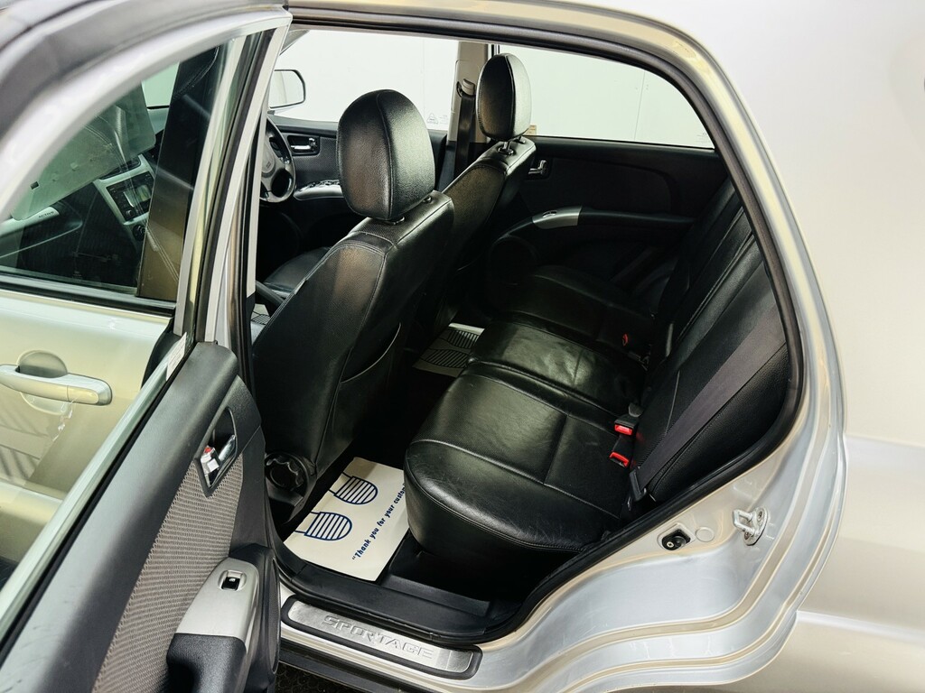 Kia Sportage Xe Black #19