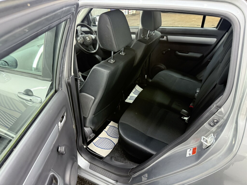 Suzuki Swift 1.3 Attitude Hatchback Blue #20