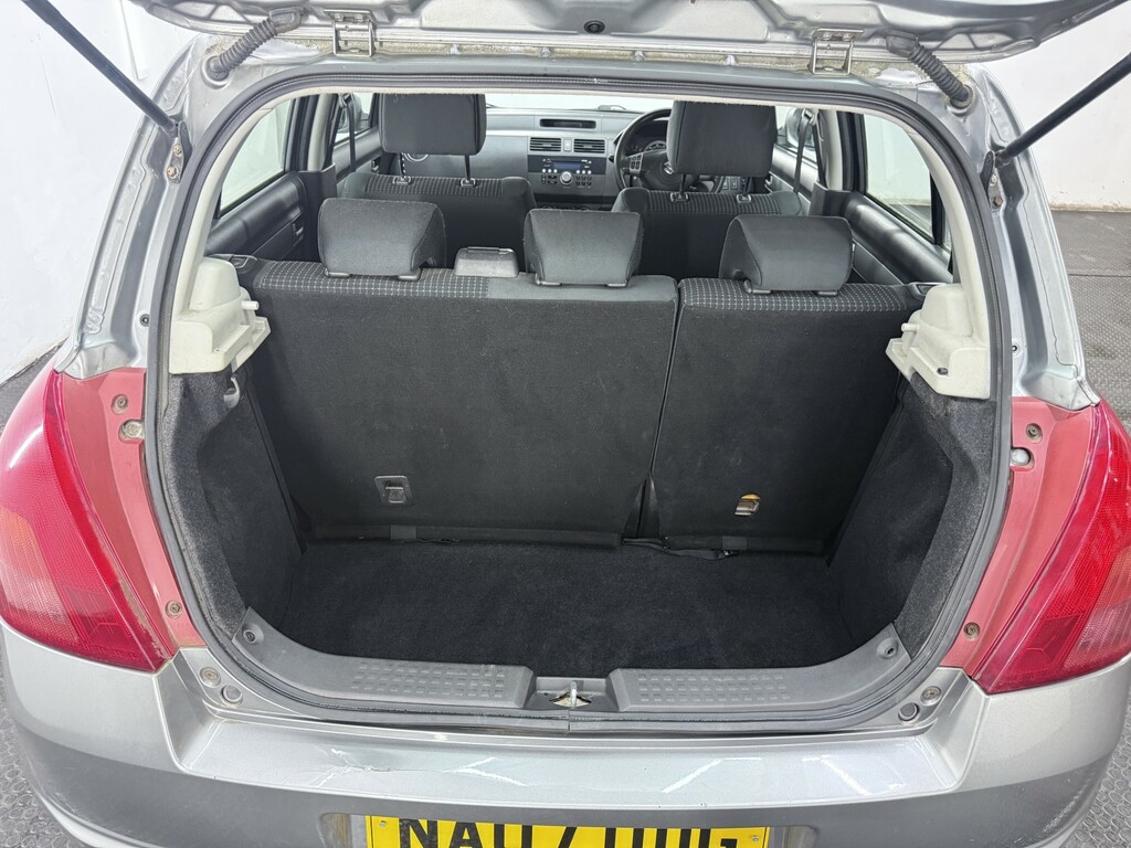 Suzuki Swift 1.3 Attitude Hatchback Blue #18