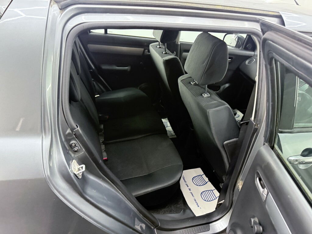 Suzuki Swift 1.3 Attitude Hatchback Blue #17