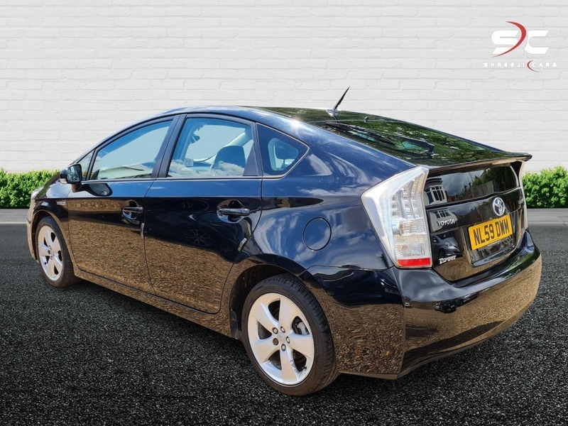 Toyota Prius Vvt-i T Spirit Black #4